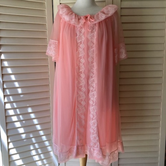 1960's Berkliff Peach Chiffon Peignoir Set - Picture 4 of 15